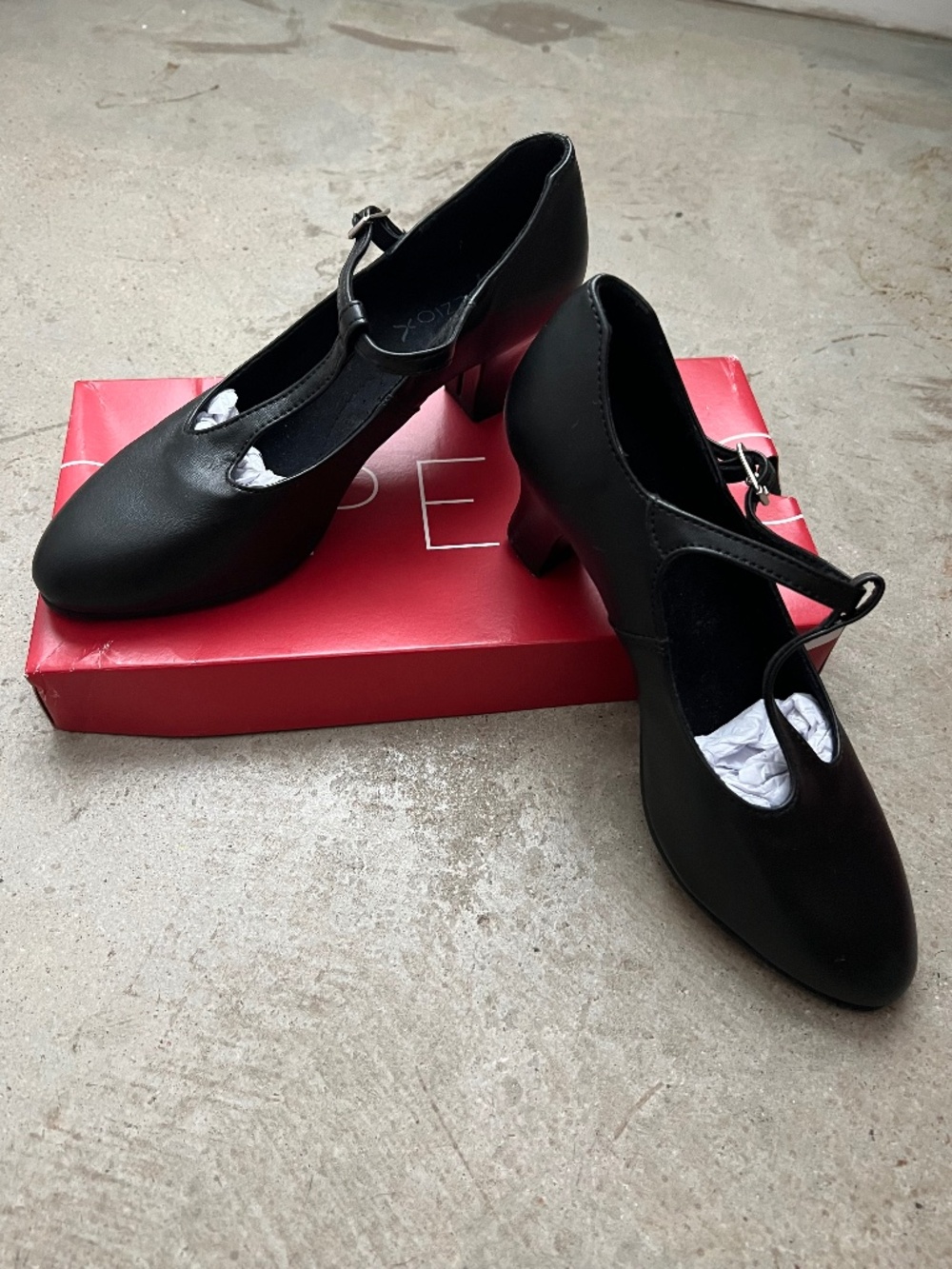 Capezio Jr. Footlight T-Strap Shoes  | 2" Heel  | Black Leather | US 6.5